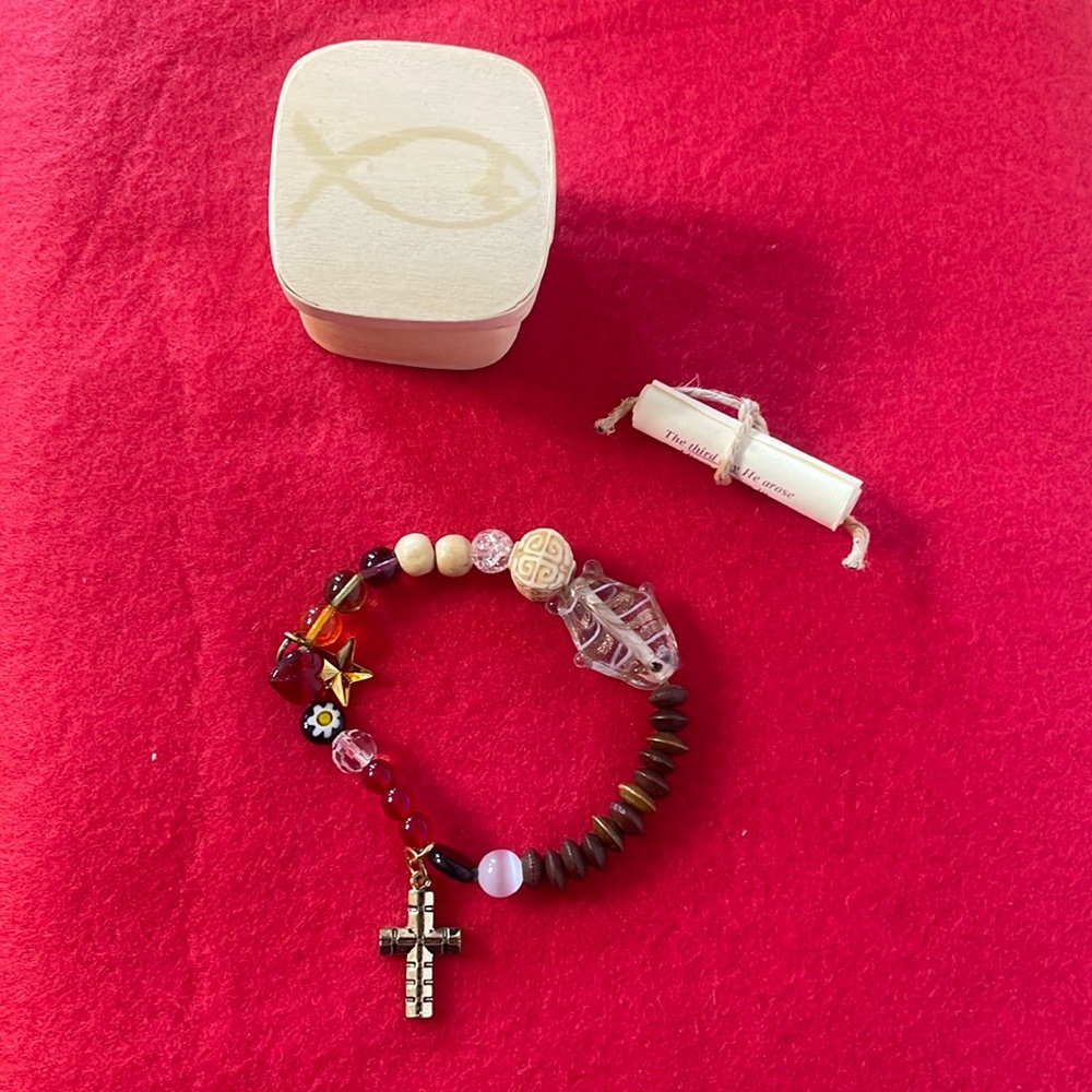 Scripture Bracelet that tells the story of John 3:16